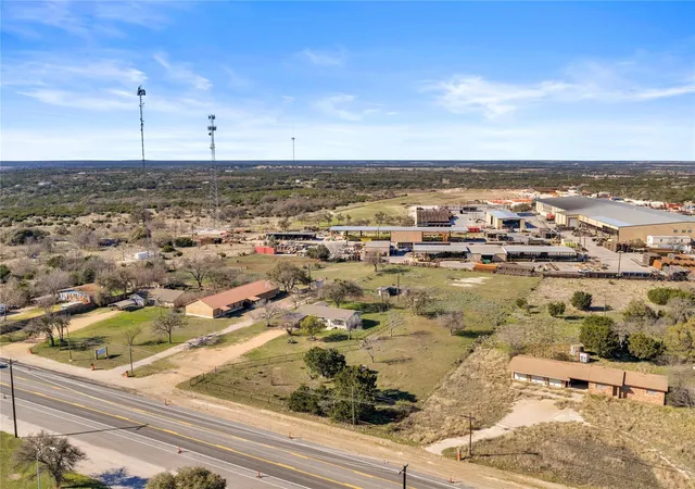 Photo 4 of Single family home for sale at 3024 E Highway 29, Burnet, TX 78611 | MLS# 7902020 | Listing updated on 2026-09-01