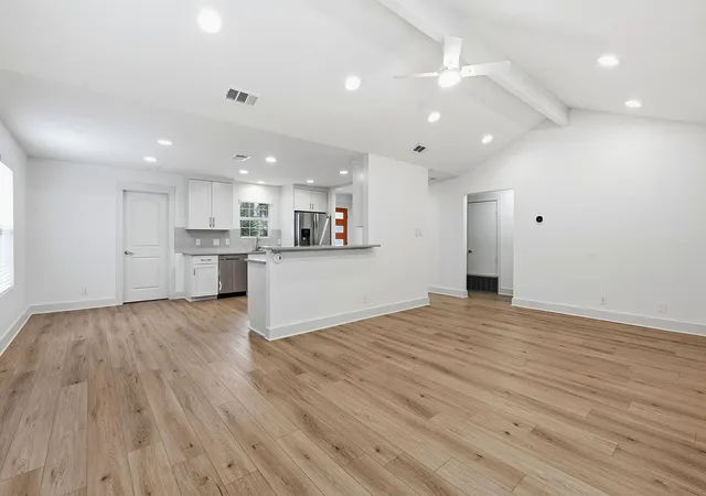 3rd image of 805 Nile St, Austin, TX 78702 | MLS# 5453654