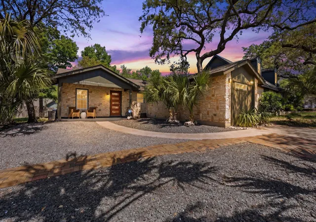 1st image of 805 Nile St, Austin, TX 78702 | MLS# 5453654