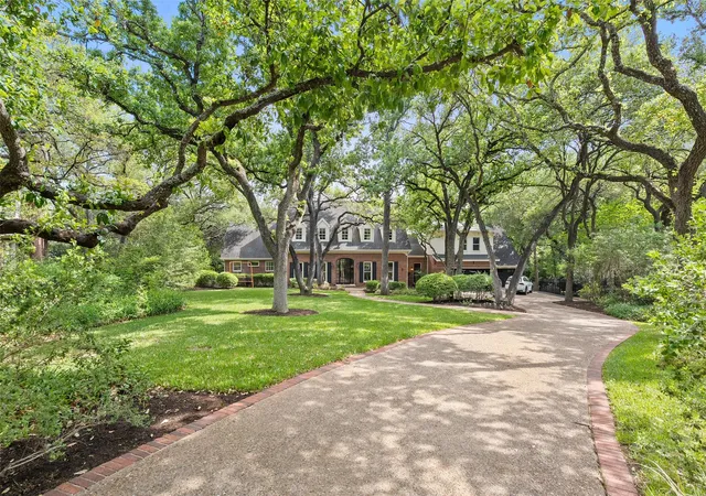 4th image of 2601 Buckminister Ct, Austin, TX 78746 | MLS# 1832342