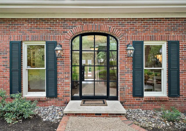 5th image of 2601 Buckminister Ct, Austin, TX 78746 | MLS# 1832342