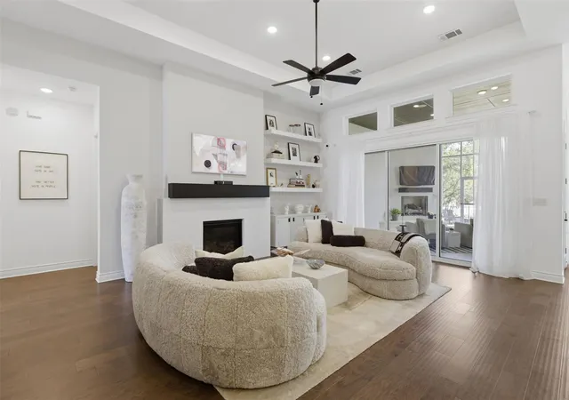 Single family home for sale at 6101 Diversion Cir, Lago Vista, TX 78645 | MLS# 5920707