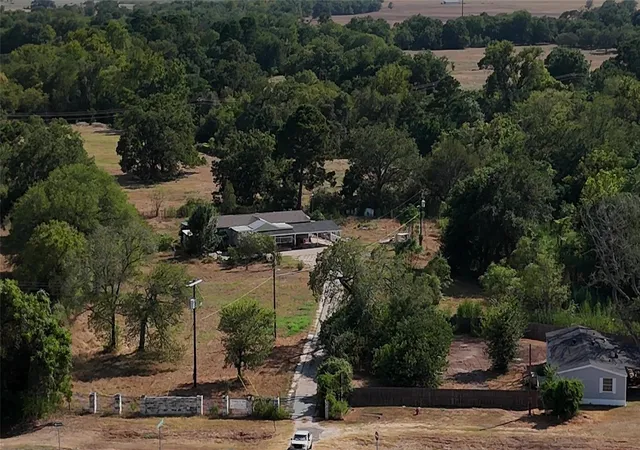 Photo 3 of Manufactured home for sale at 1225 W Highway 71, Smithville, TX 78957 | MLS# 1130444 | Listing updated on 2026-08-28