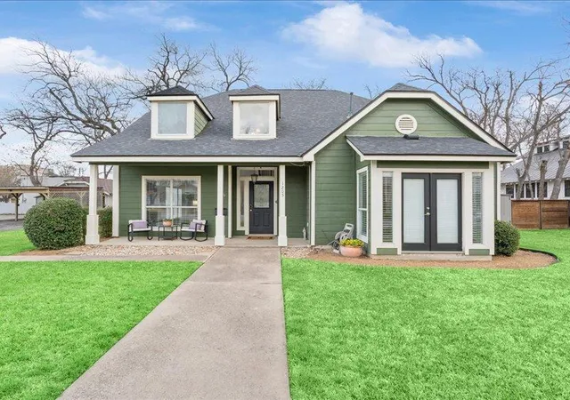 Homes for sale in Georgetown, TX | 1205 S Main St, Georgetown, TX 78626 | MLS# 6636910
