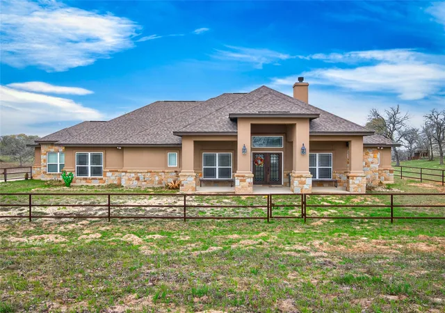 4th image of 494 Flash Cir, Luling, TX 78648 | MLS# 5338093