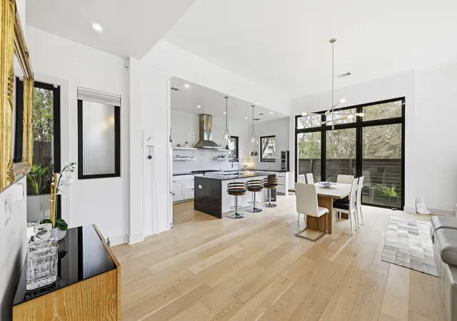 5th image of 2106 Allwood Dr #D, Austin, TX 78704 | MLS# 6386740