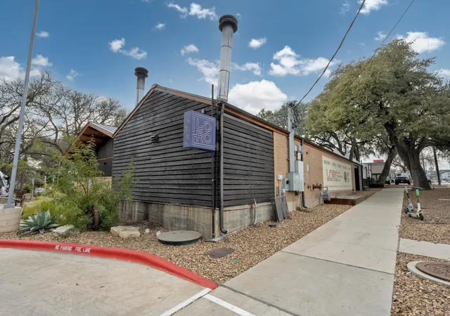 40th image of 2106 Allwood Dr #D, Austin, TX 78704 | MLS# 6386740