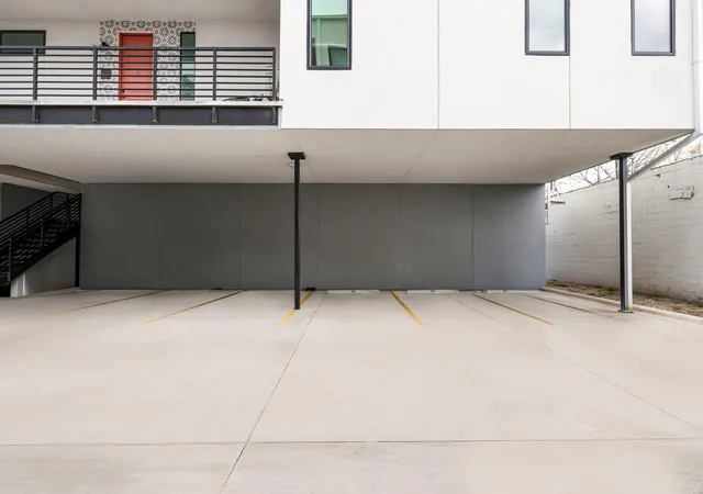 image of 2709 E 5Th St, Austin, TX 78702