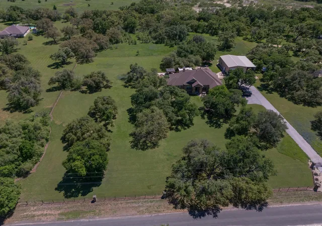 Photo 2 of Single family home for sale at 30201 Live Oak Trl, Georgetown, TX 78633 | MLS# 9389670 | Listing updated on 2026-08-29