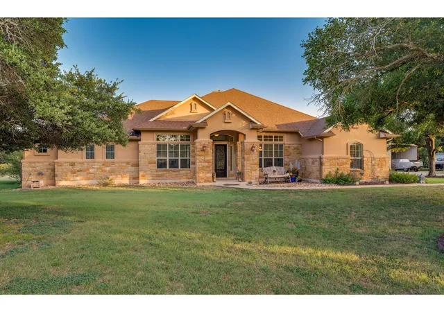 Photo 4 of Single family home for sale at 30201 Live Oak Trl, Georgetown, TX 78633 | MLS# 9389670 | Listing updated on 2026-08-29