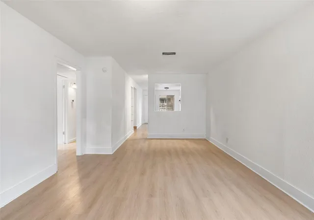 3rd image of 1010 Bird Creek Dr, Austin, TX 78758 | MLS# 4838605