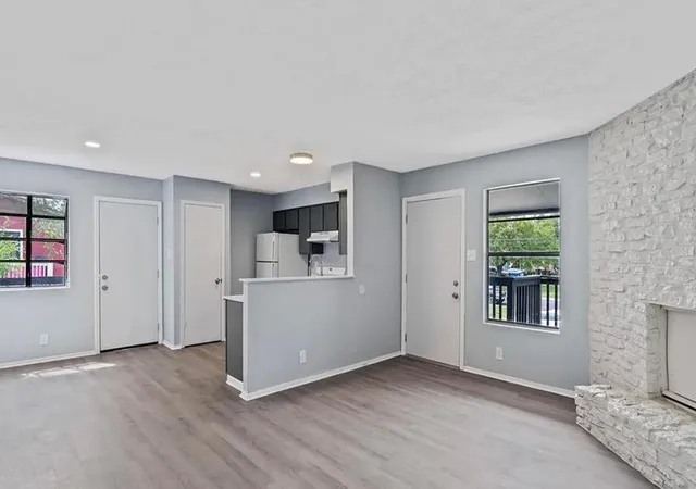 Photo 4 of House for sale at 302 Hedgewood Dr, Georgetown, TX 78628 | MLS# 1919024 | Listing updated on 2026-09-28