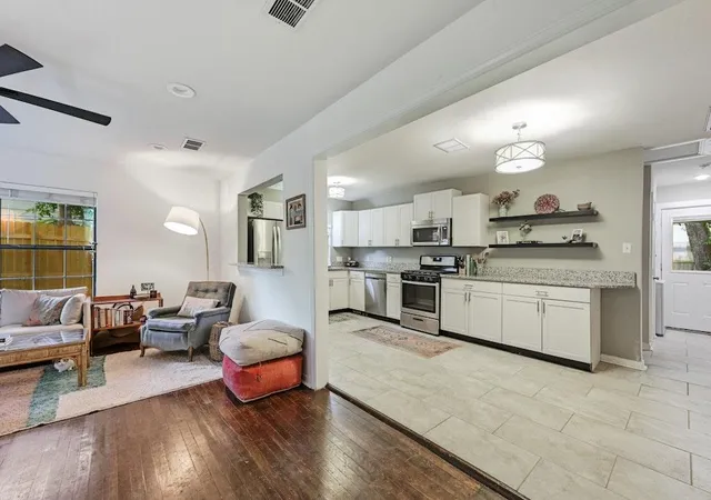 5th image of 4025 Valley View Rd #2, Austin, TX 78704 | MLS# 3554052