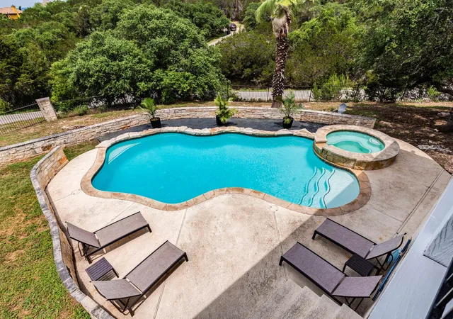 Photo 3 of Single family home for sale at 22401 Briarview Dr, Spicewood, TX 78669 | MLS# 4860095 | Listing updated on 2026-09-16