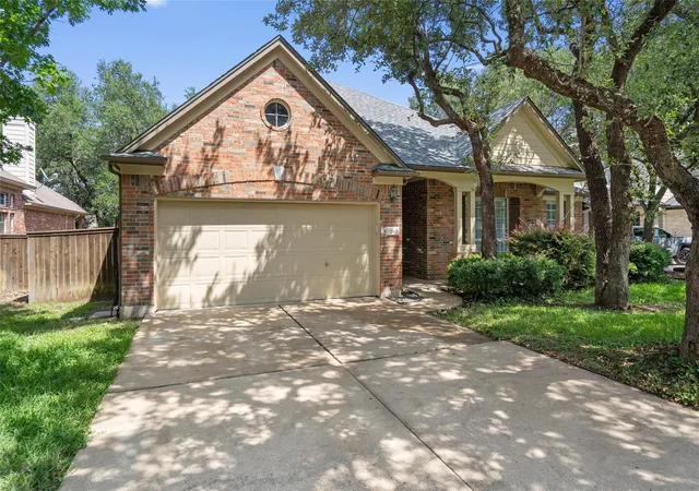 2nd image of 10421 Hansa Dr, Austin, TX 78739 | MLS# 9839978