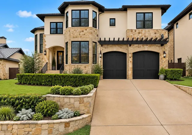 Single family home for sale at 816 Stonewall Ridge Ln, Austin, TX 78746 | MLS# 8804008