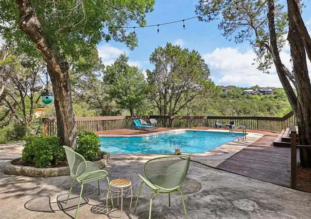 2nd image of 1002 Jousting Pl, Austin, TX 78746 | MLS# 1131018
