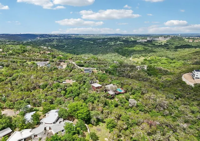 40th image of 1002 Jousting Pl, Austin, TX 78746 | MLS# 1131018