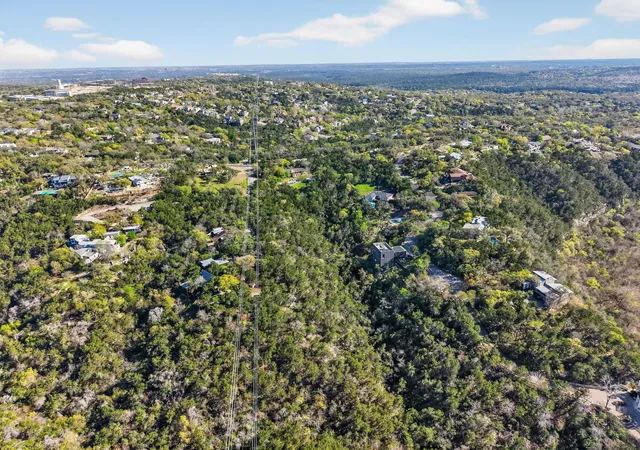 5th image of 1 Jousting Pl, Austin, TX 78746 | MLS# 9863605