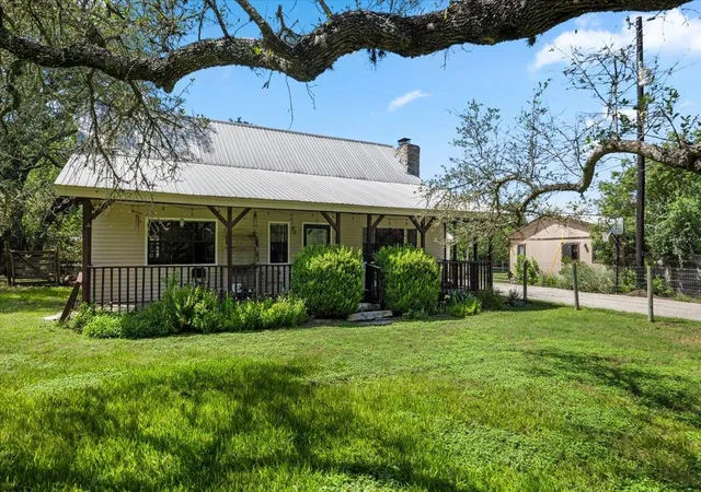 3rd image of 200 Little Barton Dr, Dripping Springs, TX 78620 | MLS# 3777363