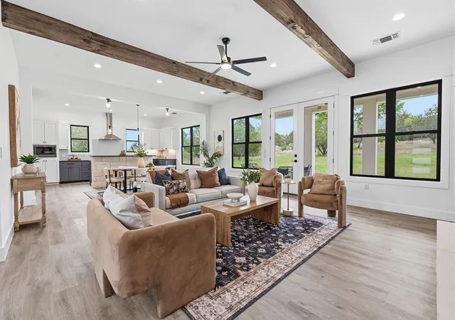 Photo 2 of Single family home for sale at 109 Rocky Summit Ct, Spicewood, TX 78669 | MLS# 2387665 | Listing updated on 2026-06-16