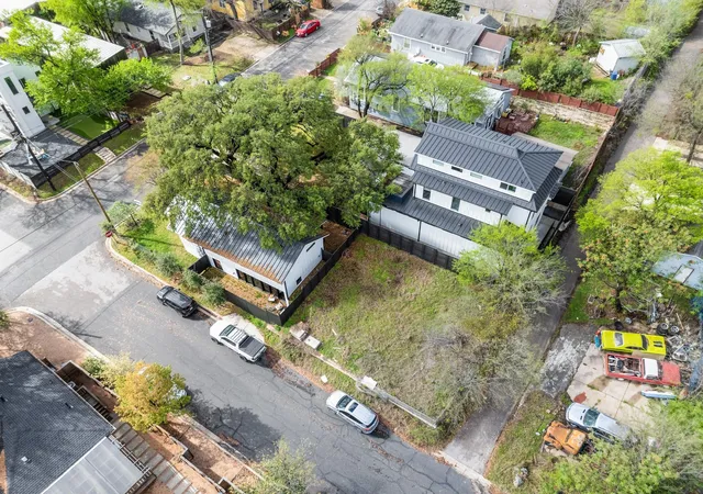 11th image of 1004 Harvard St #1004, Austin, TX 78702 | MLS# 4725181