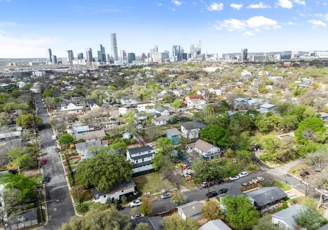 2nd image of 1004 Harvard St #1004, Austin, TX 78702 | MLS# 4725181