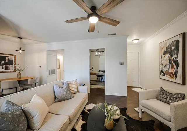 Listing Photo 3 - Condo for sale in building located at 3840 Far W Blvd, Austin, TX 78731 - Unit #101