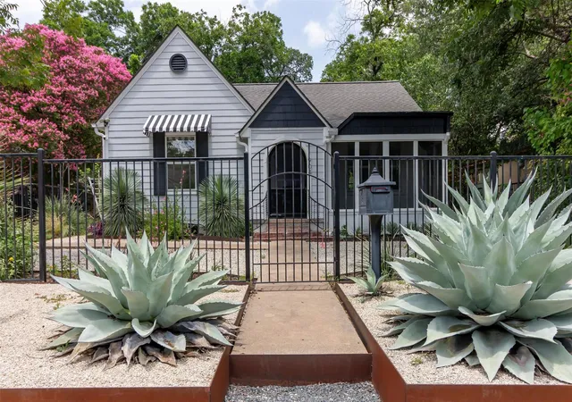 1st image of 904 Josephine St, Austin, TX 78704 | MLS# 3358108