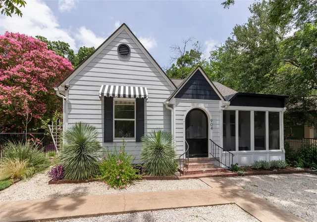 2nd image of 904 Josephine St, Austin, TX 78704 | MLS# 3358108