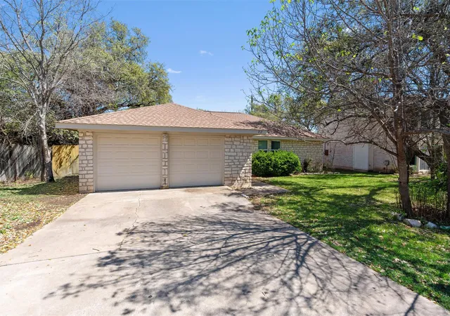 Photo 1 of Single family home for sale at 212 Rockcrest Dr, Georgetown, TX 78628 | MLS# 8244835 | Listing updated on 2026-10-28