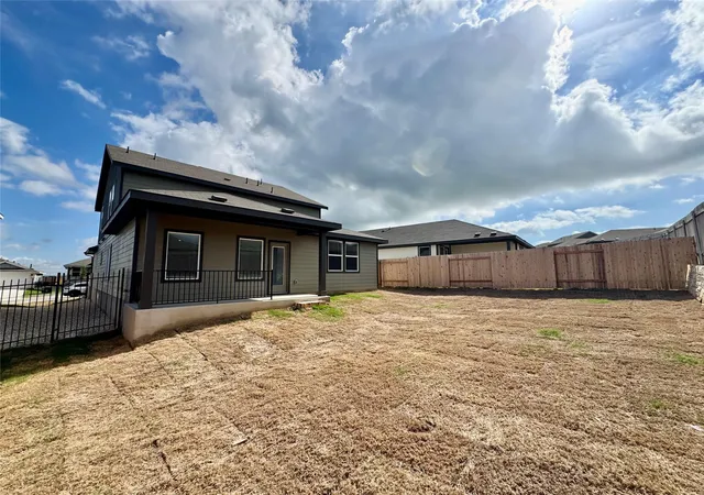 5th image of 5013 Stockton Ln, Del Valle, TX 78617 | MLS# 1635303