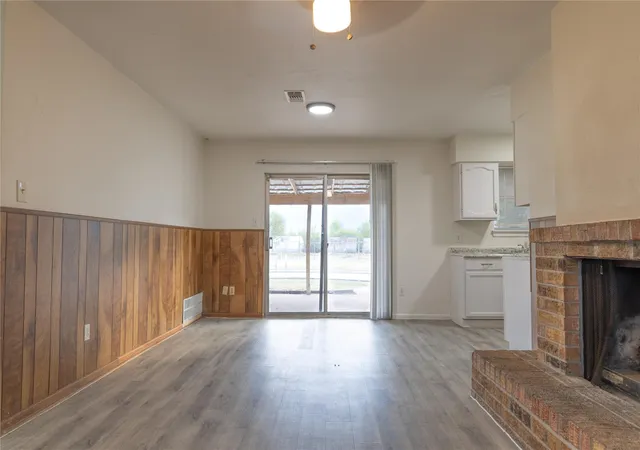 Photo 4 of Single family home for sale at 1430 State Hwy 46 S, New Braunfels, TX 78130 | MLS# 2251794 | Listing updated on 2026-09-22
