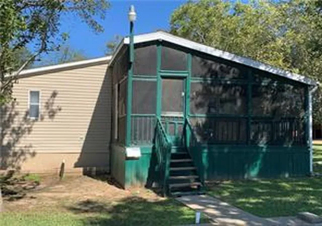 Homes for sale in Paige, TX | 171 N Main St N, Paige, TX 78659 | MLS# 2859419