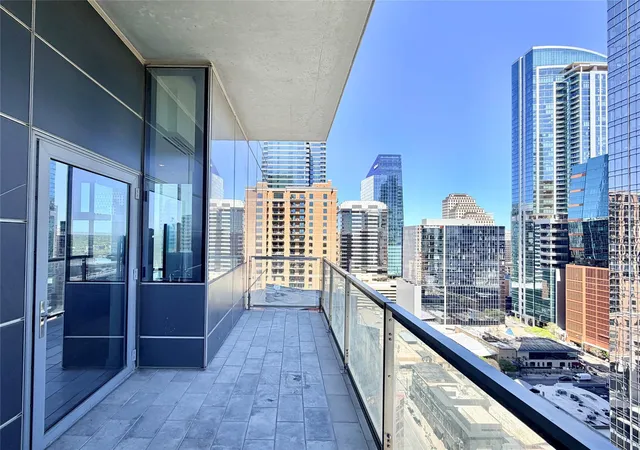 3rd image of 210 Lavaca St #1912, Austin, TX 78701 | MLS# 4769988