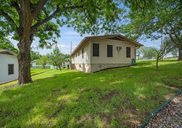 2nd image of 2000 Cedar Ave, Austin, TX 78722 | MLS# 6253984
