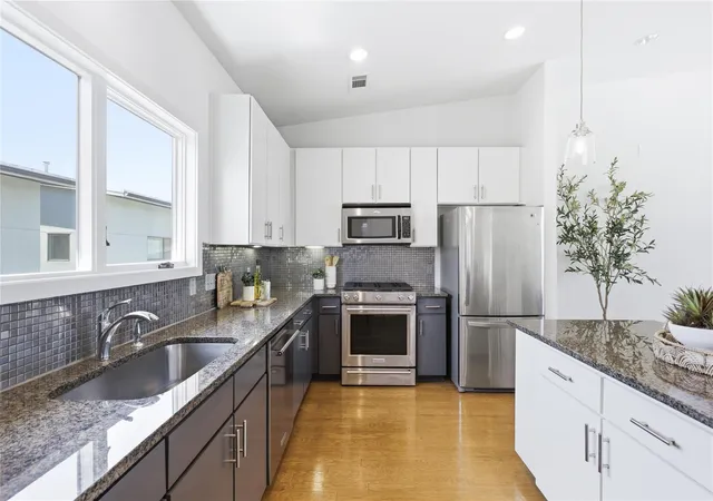 4th image of 1702 S Lamar Blvd #12, Austin, TX 78704 | MLS# 6820543