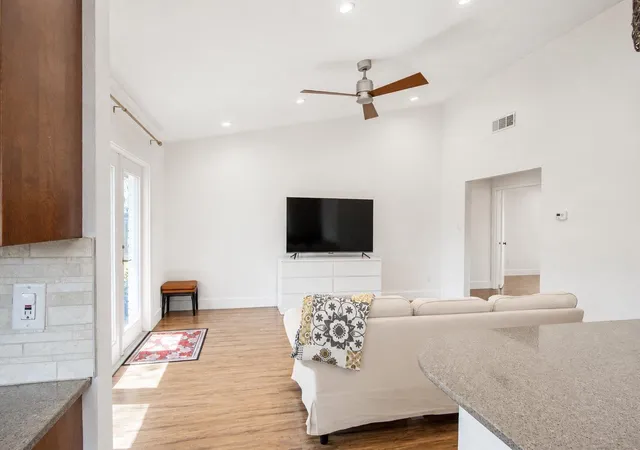 Photo 4 of Single family home for sale at 505 Chihuahua Trl, Austin, TX 78745 | MLS# 7502070 | Listing updated on 2026-08-24