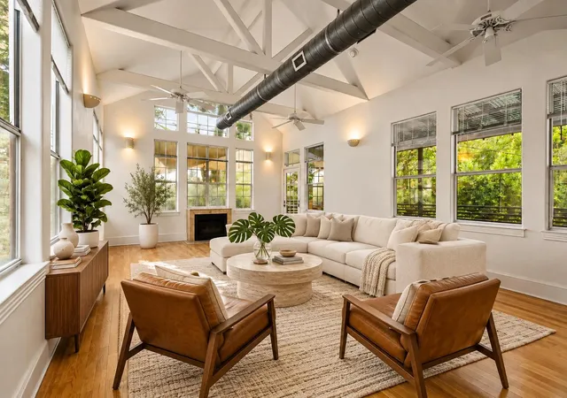 Photo 1 of Mansion for sale at 1007 E 8th Street, Austin, TX 78702 | MLS# 8369328 | Listing updated on 2026-10-19