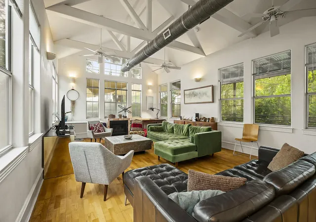 3rd image of 1007 E 8Th St, Austin, TX 78702 | MLS# 8369328