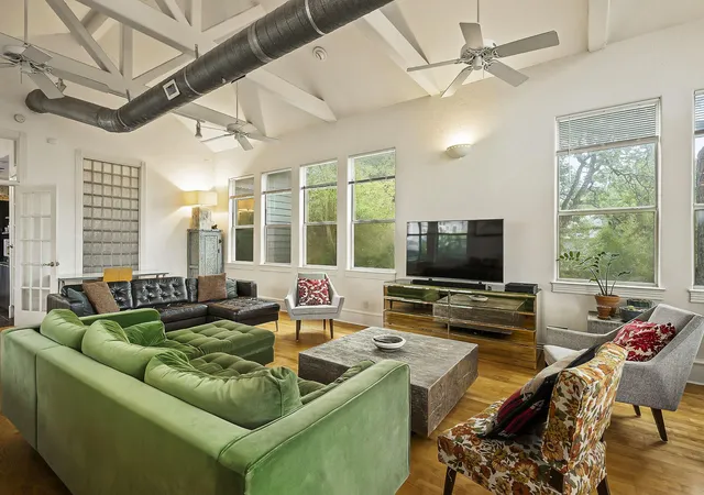 1st image of 1007 E 8th St, Austin, TX 78702 | MLS# 8369328