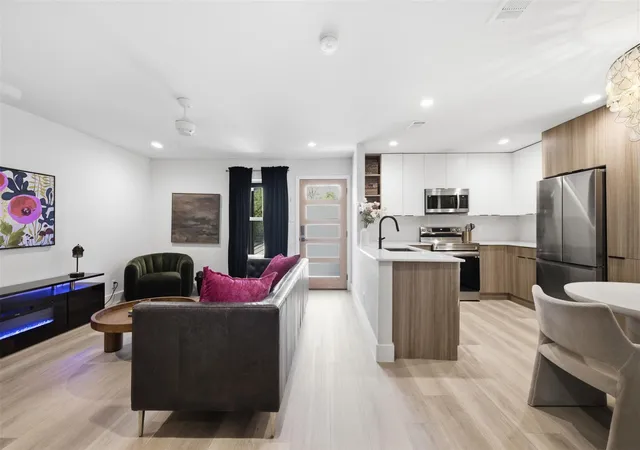 2nd image of 5304 Saint Georges Grn #A, Austin, TX 78745 | MLS# 8839095