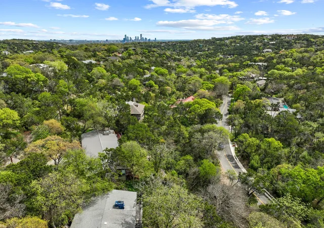 Listing Photo 5 - Condo for sale in building located at 1204 Yaupon Vly Rd, West Lake Hills, TX 78746 - Unit #A&B