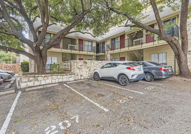 12th image of 708 Graham Pl #101, Austin, TX 78705 | MLS# 9366124