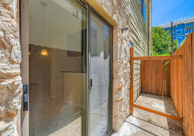 5th image of 708 Graham Pl, Austin, TX 78705