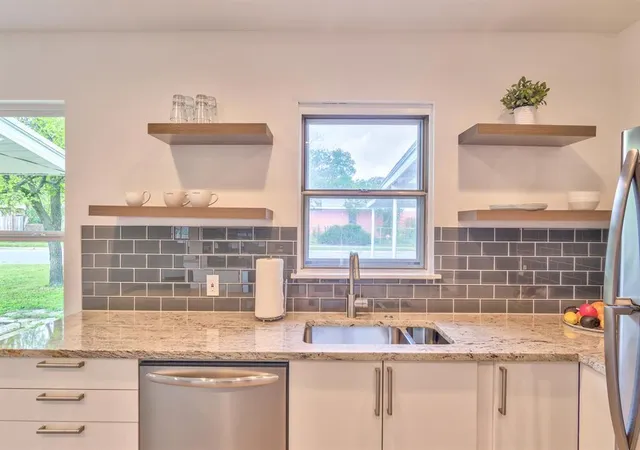3rd image of 8107 Lazy Ln, Austin, TX 78757 | MLS# 7506069