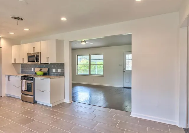 4th image of 8107 Lazy Ln, Austin, TX 78757 | MLS# 7506069