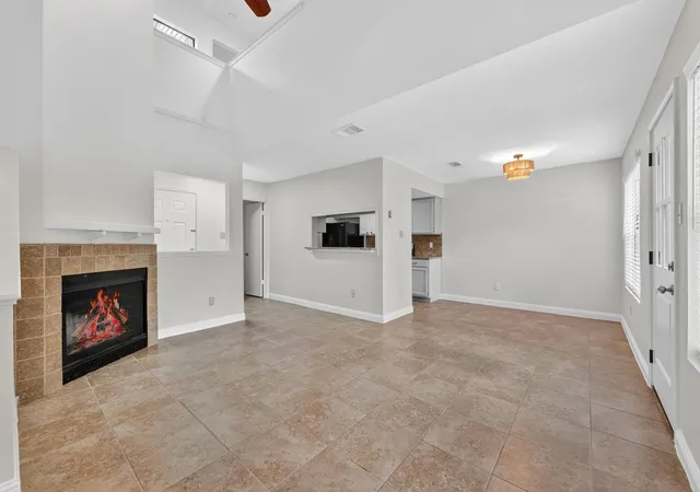 3rd image of 512 Eberhart Ln #203, Austin, TX 78745 | MLS# 8215542