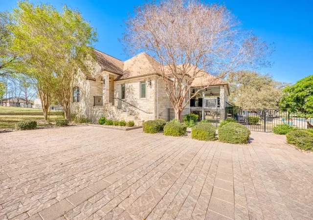 3rd image of 120 Sleepy Oaks Dr, Kingsland, TX 78639 | MLS# 6031635