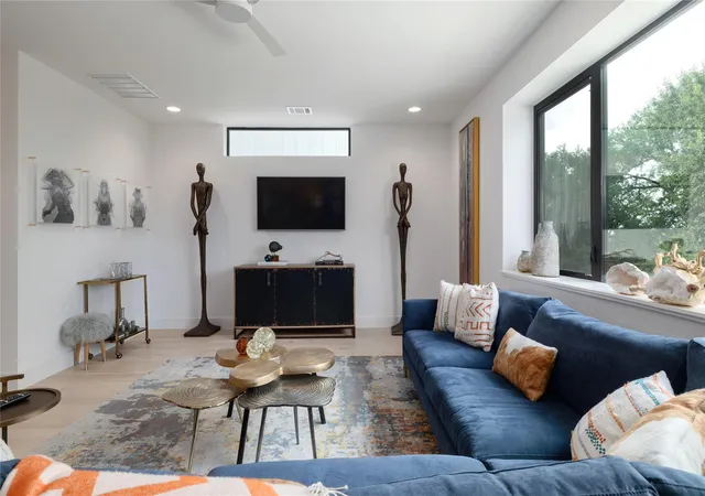 3rd image of 3406 E 17Th St, Austin, TX 78721